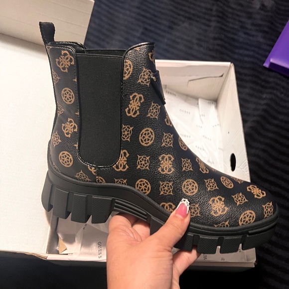 Guess boots - Picture 1 of 2